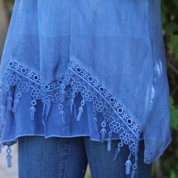 Nostalgia Double Layer Tank with Crochet Hem - Picture 3 of 4